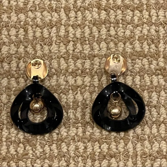 Sheila Fajl Do The Twist Earring Black - Picture 5 of 5